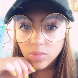 Meet your Posher, Zaneta